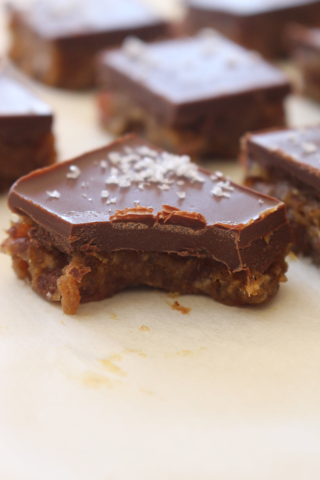 Cashew Caramel Bites